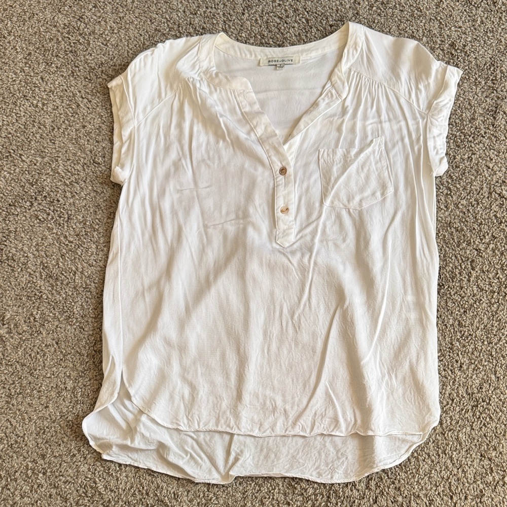 Rose & Olive White Short Sleeve Blouse